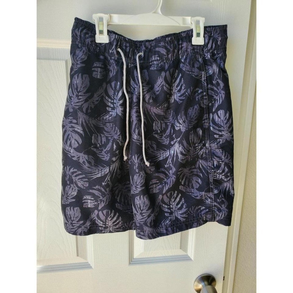 Bass Pro Shops Black and Gray Tropical Pattern Swim Trunks Size S
